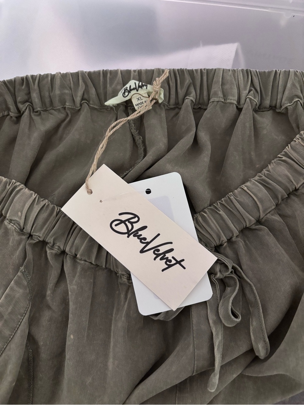 Wide Leg Tiered Drawstring Pants - Olive - Picture 4 of 7